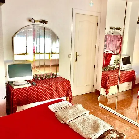 Mirror Centro Homestay