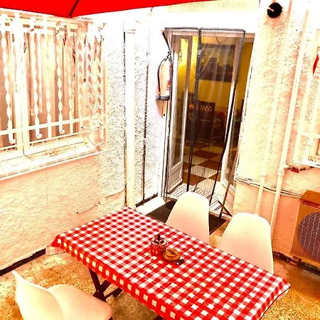Mirror Centro Homestay