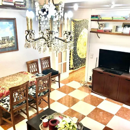 Mirror Centro Homestay *