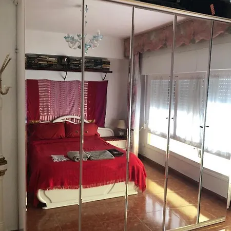 Mirror Centro Homestay