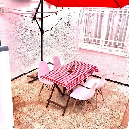 Mirror Centro Homestay Alicante