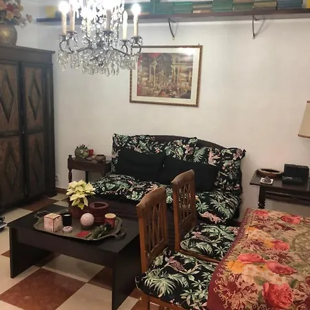 Homestay Mirror Centro *